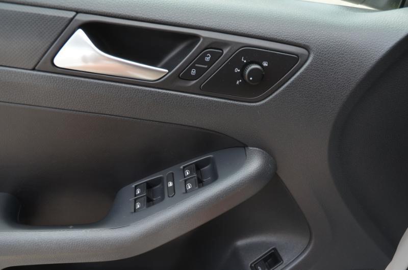 Volkswagen Jetta SE 2012