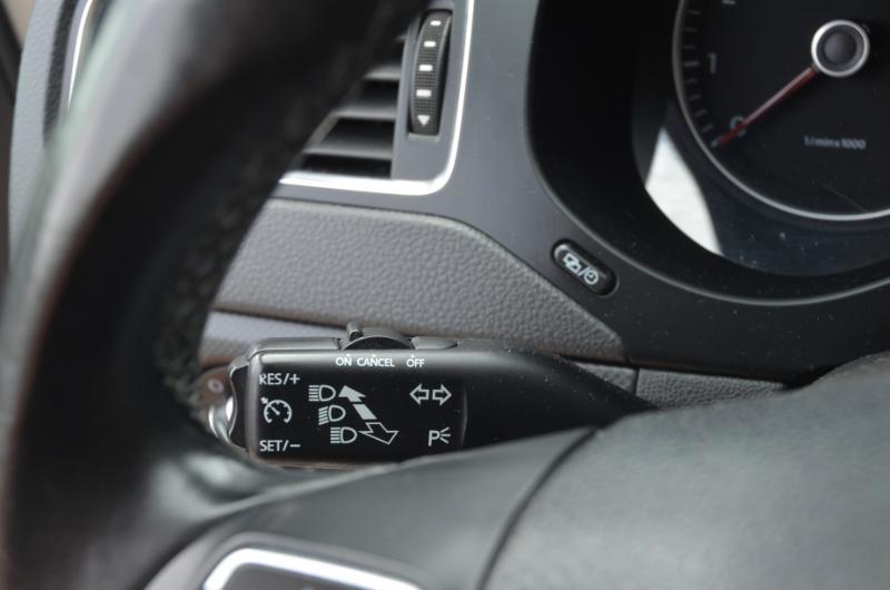 Volkswagen Jetta SE 2012