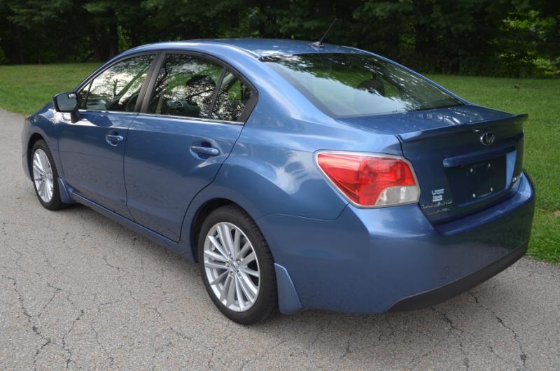 Subaru Impreza 2.0i Premium PZEV 4-Door 2016