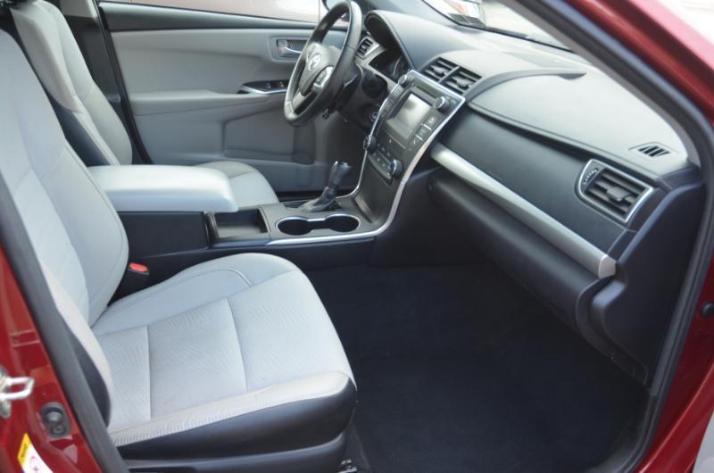 Toyota Camry SE 2017