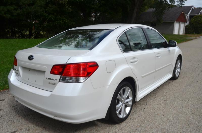 Subaru Legacy 2.5i Premium 2013