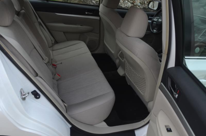 Subaru Legacy 2.5i Premium 2013