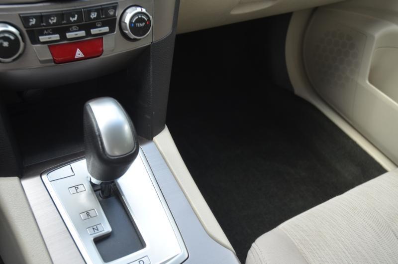 Subaru Legacy 2.5i Premium 2013
