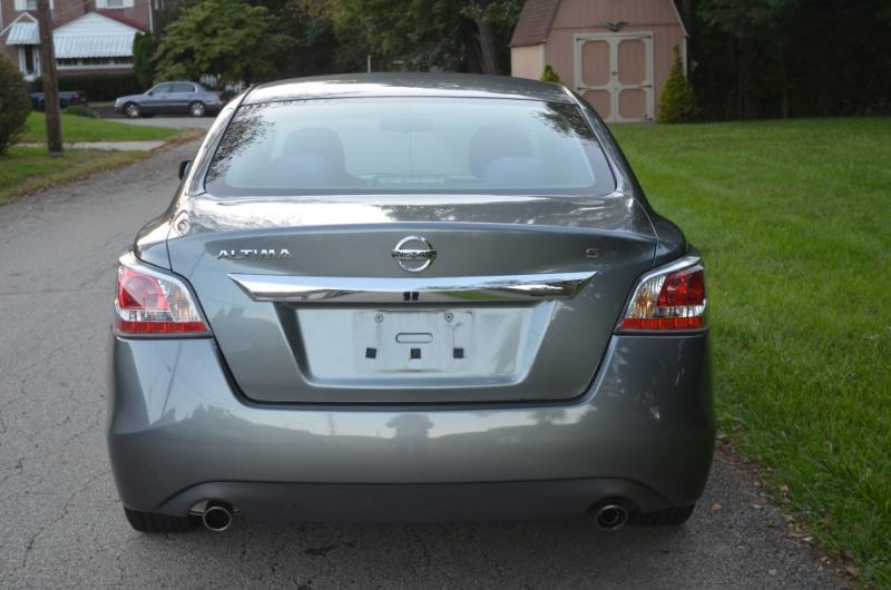 Nissan Altima 2.5 S 2015