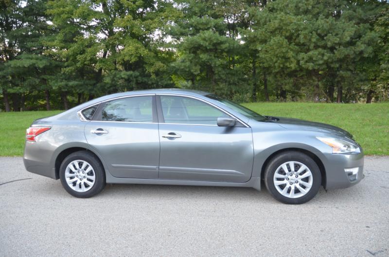 Nissan Altima 2.5 S 2015