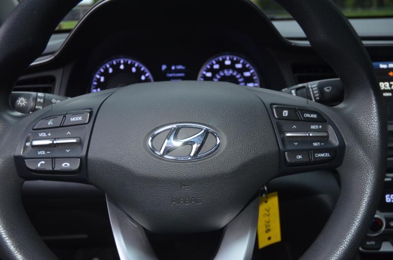 Hyundai Elantra SEL 2020