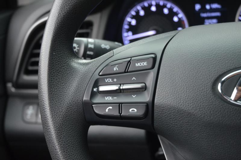 Hyundai Elantra SEL 2020