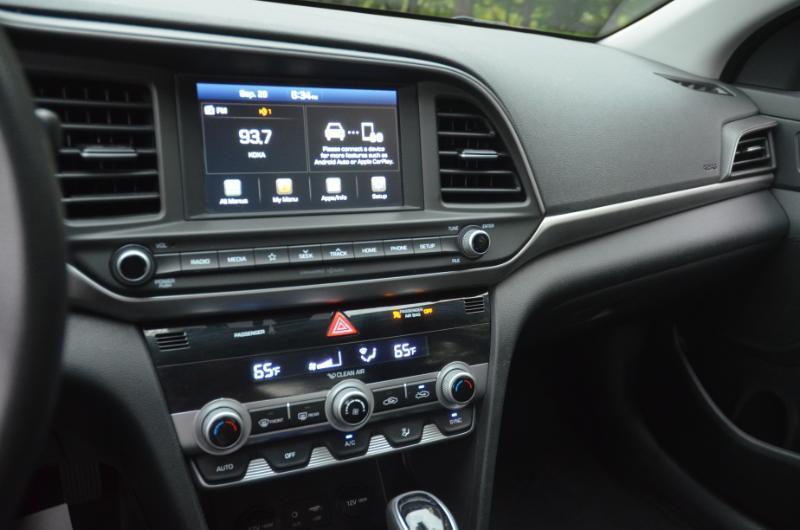 Hyundai Elantra SEL 2020