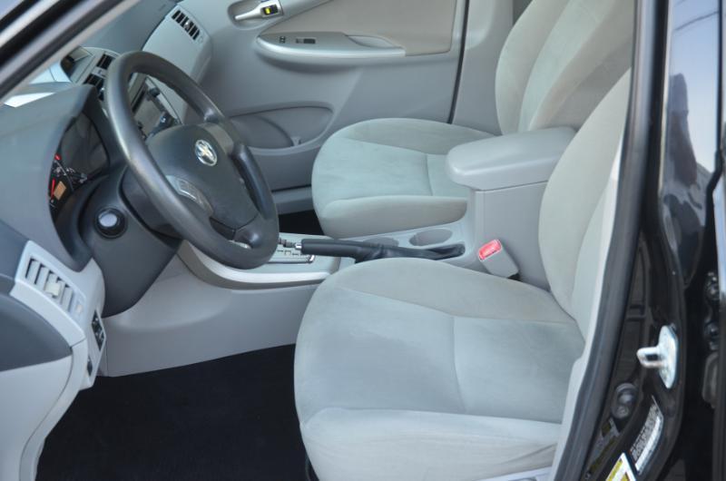 Toyota Corolla LE 2013