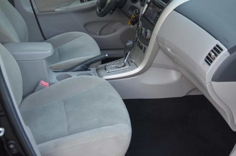 Toyota Corolla LE 2013