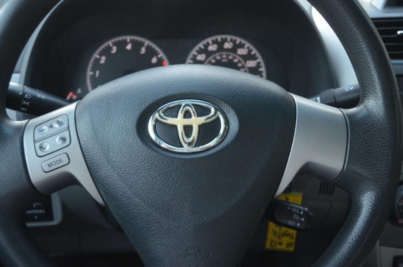 Toyota Corolla LE 2013