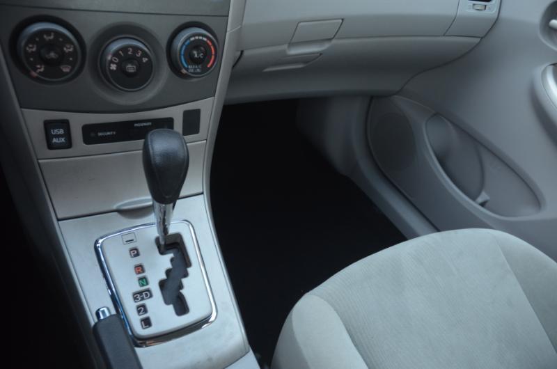 Toyota Corolla LE 2013