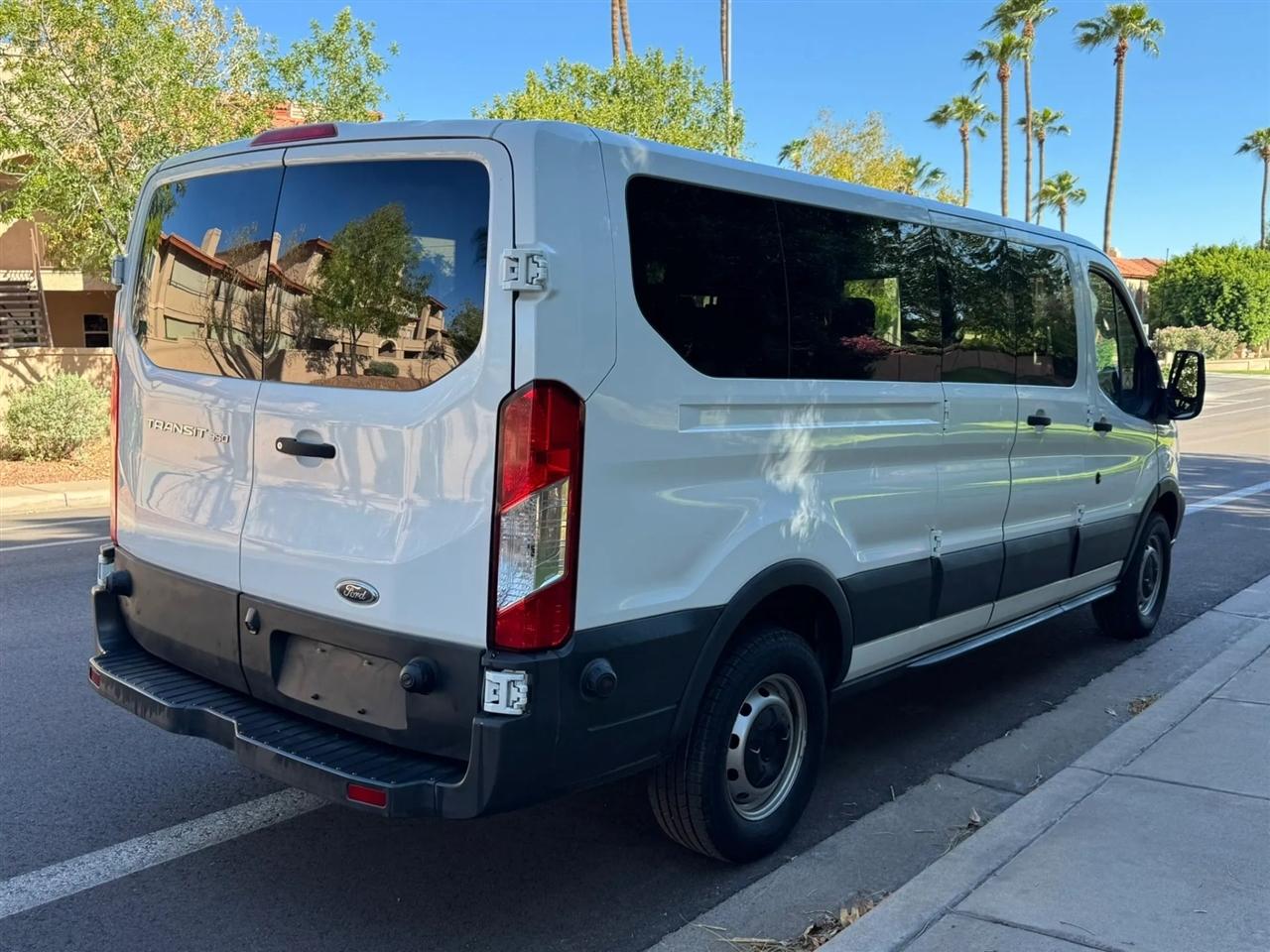Ford Transit 350 Wagon Low Roof XL 60/40 Pass. 148-in. WB 2018