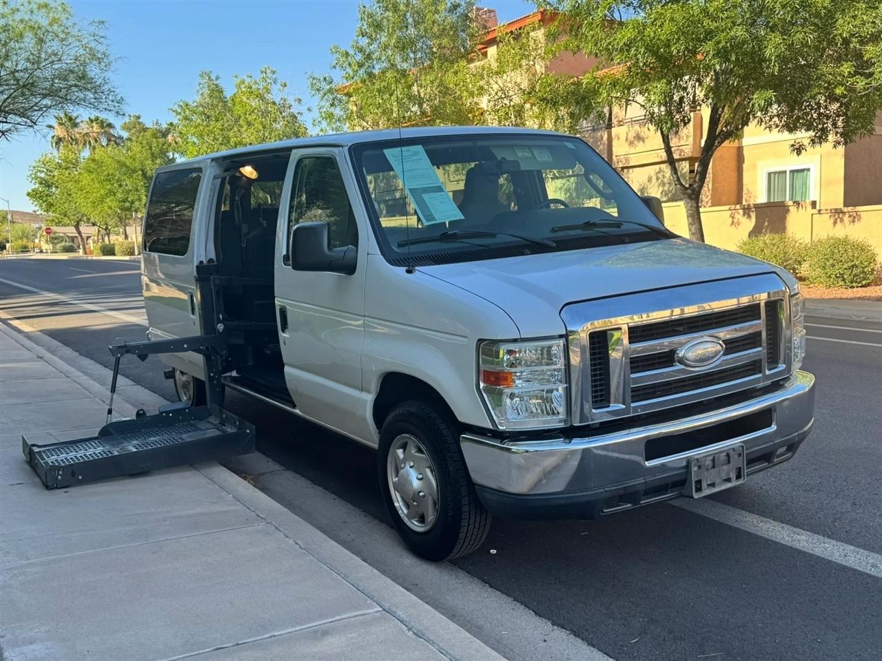 Ford Econoline E-150 XLT 2014