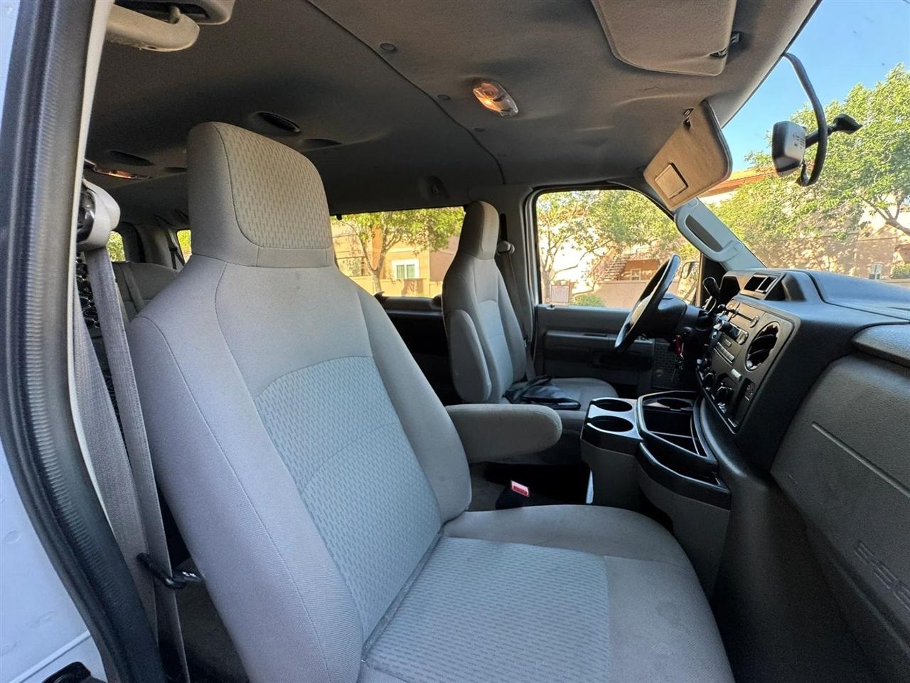 Ford Econoline E-150 XLT 2014