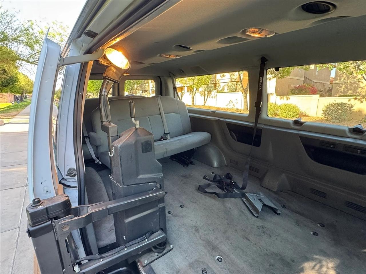 Ford Econoline E-150 XLT 2014