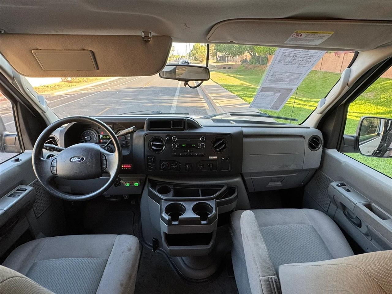 Ford Econoline E-150 XLT 2014
