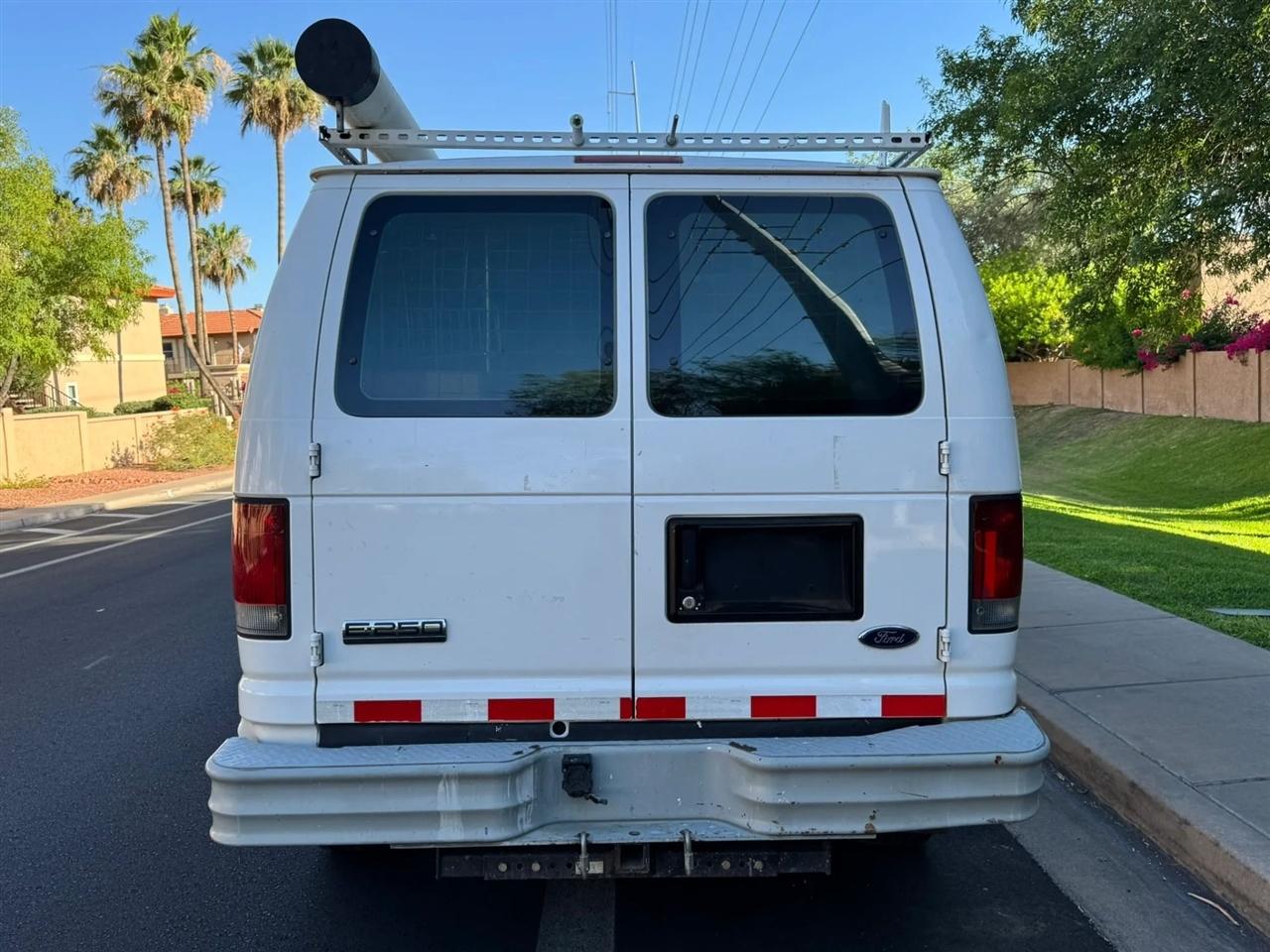 Ford Econoline E-250 2010