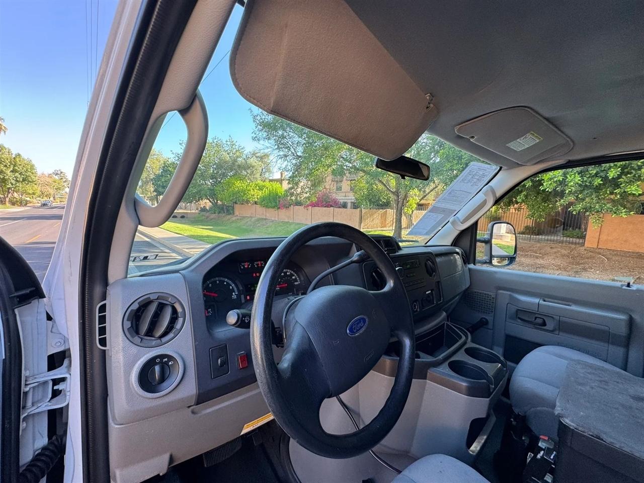 Ford Econoline E-250 2010