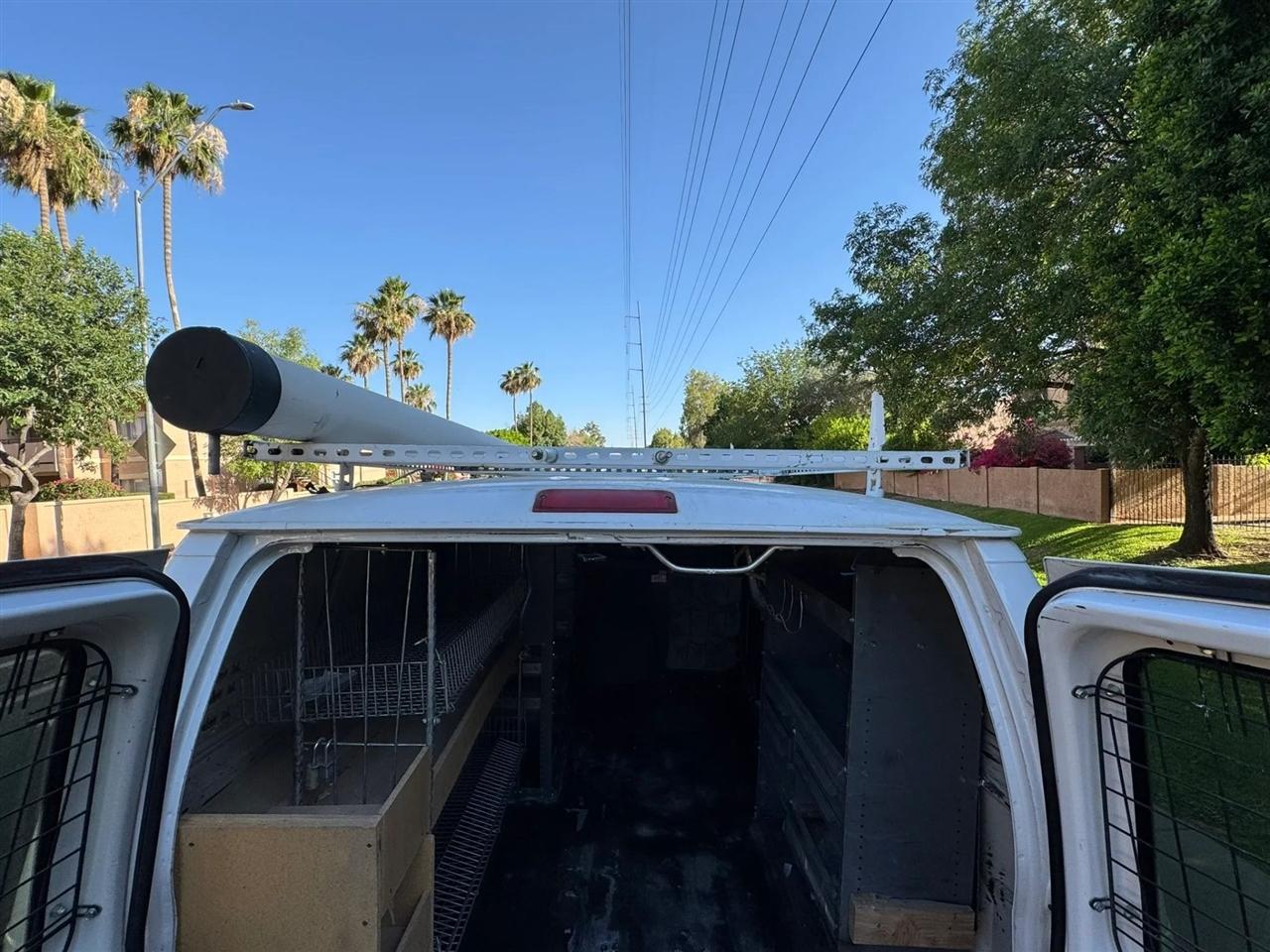 Ford Econoline E-250 2010