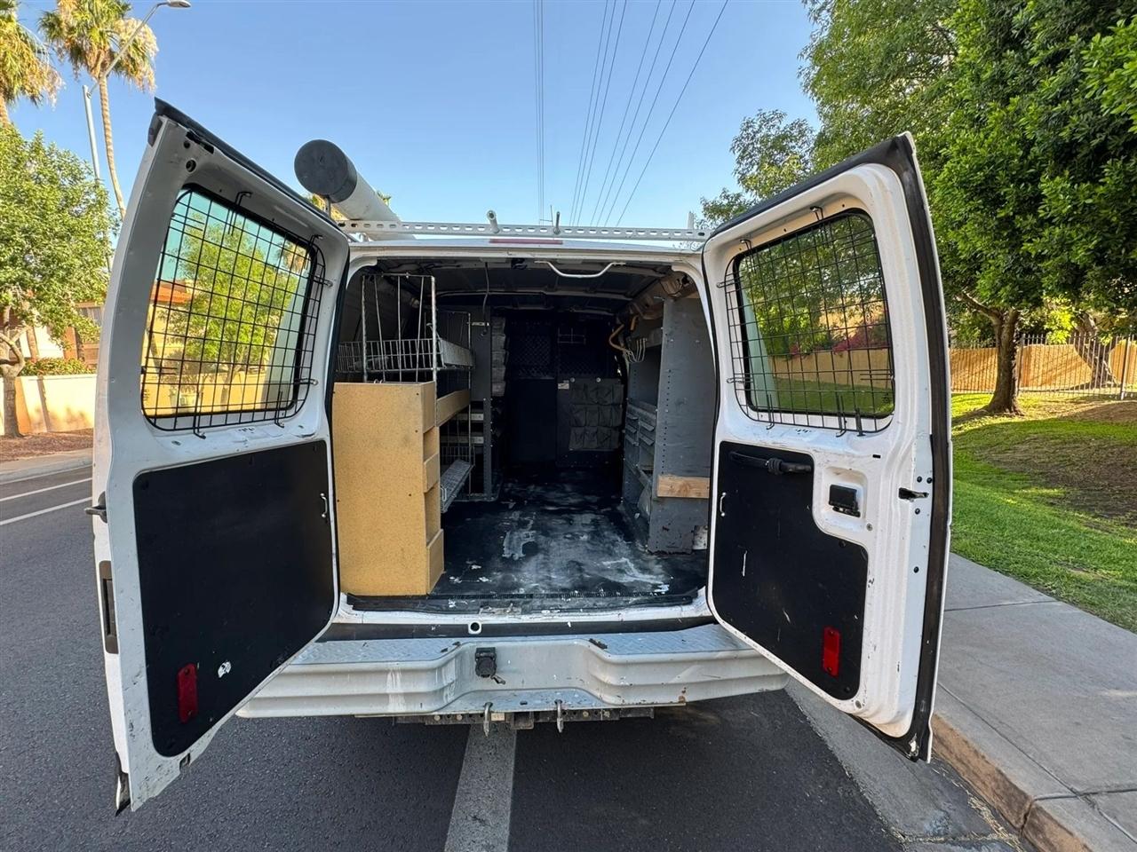 Ford Econoline E-250 2010