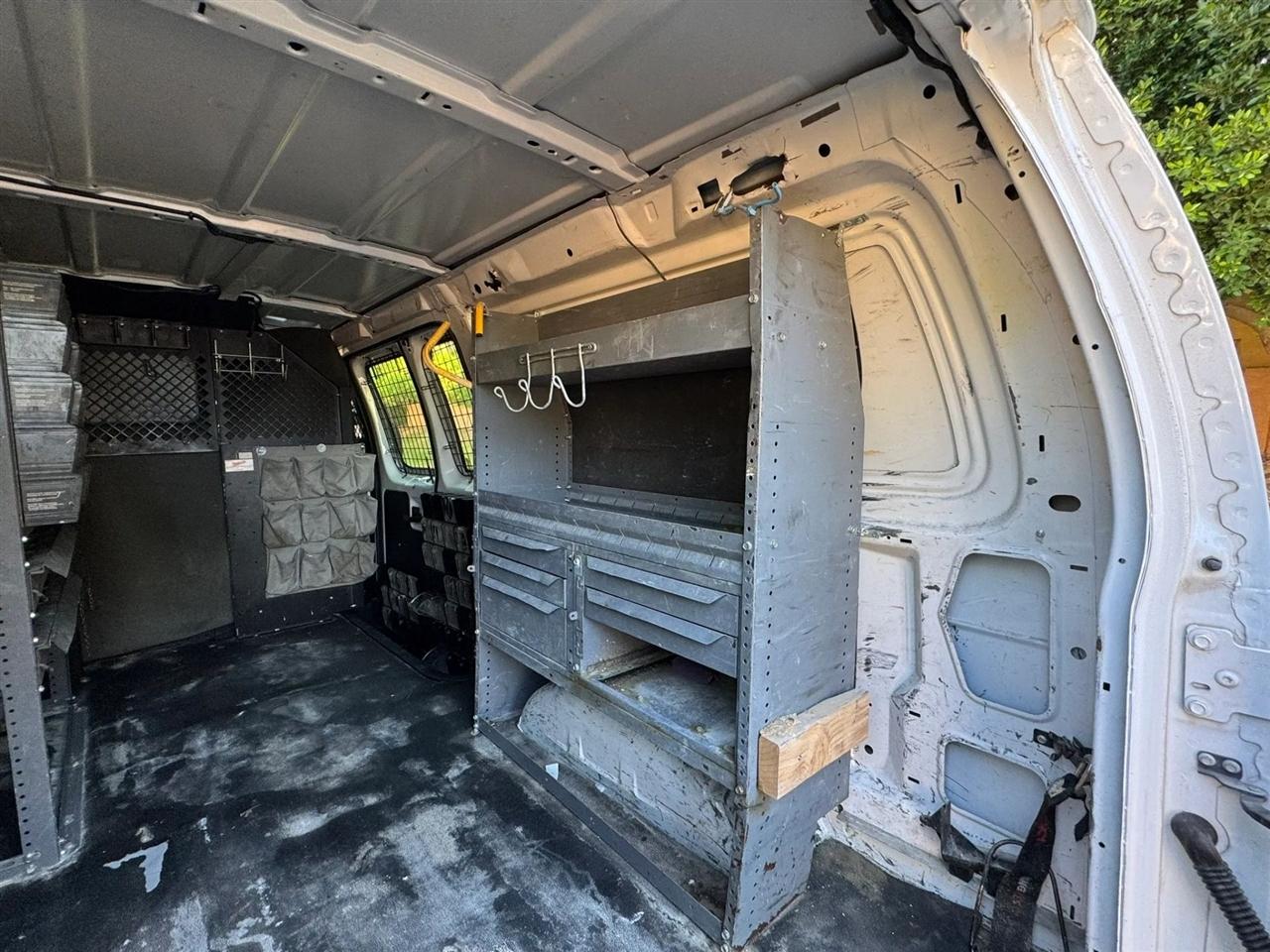 Ford Econoline E-250 2010