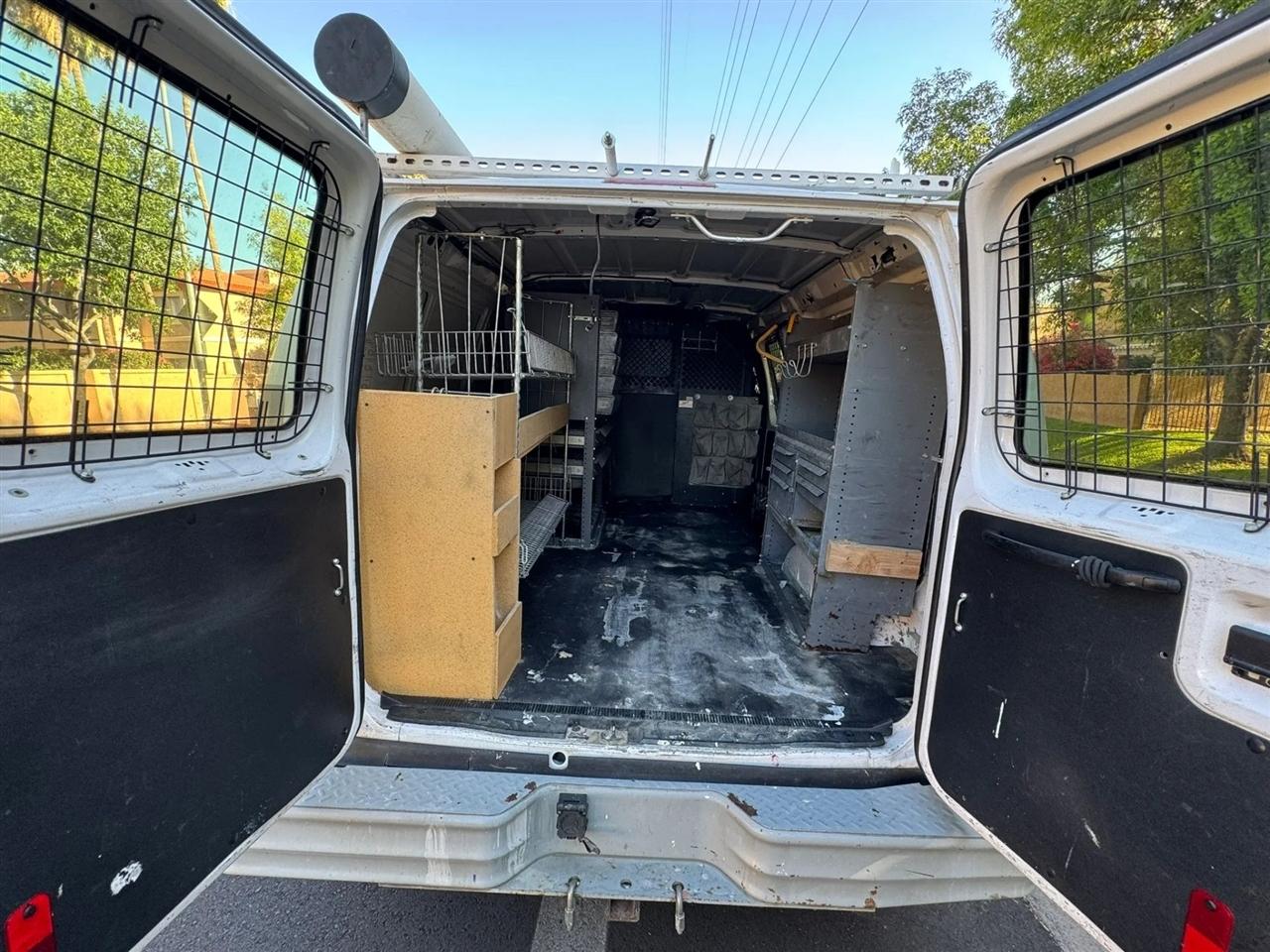 Ford Econoline E-250 2010
