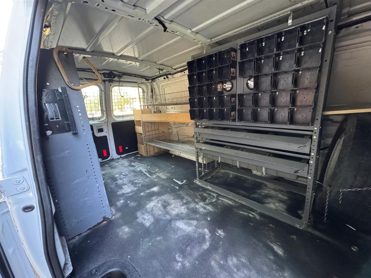 Ford Econoline E-250 2010