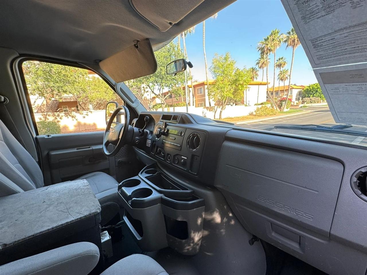 Ford Econoline E-250 2010