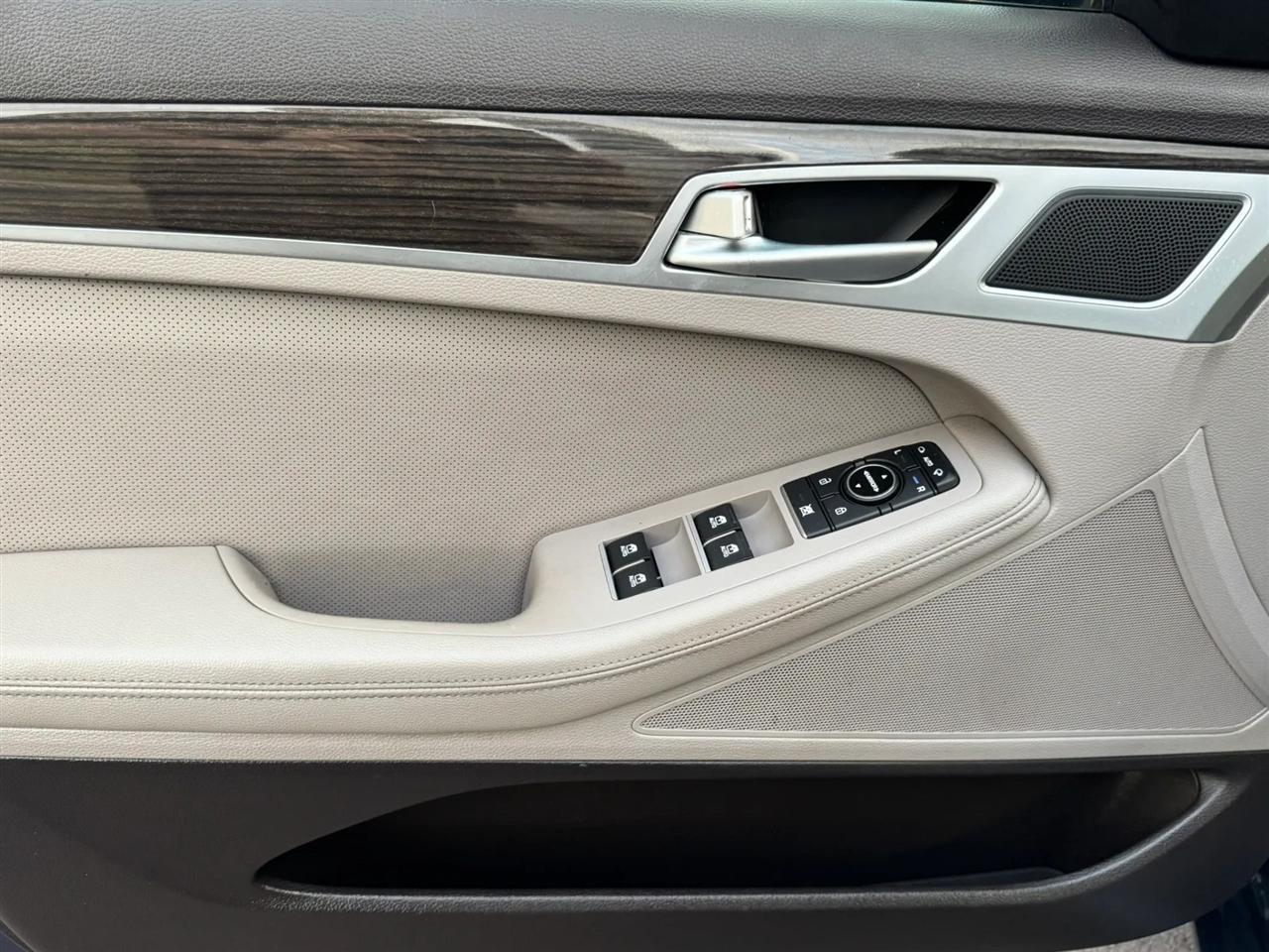 Hyundai Genesis 3.8L 2015