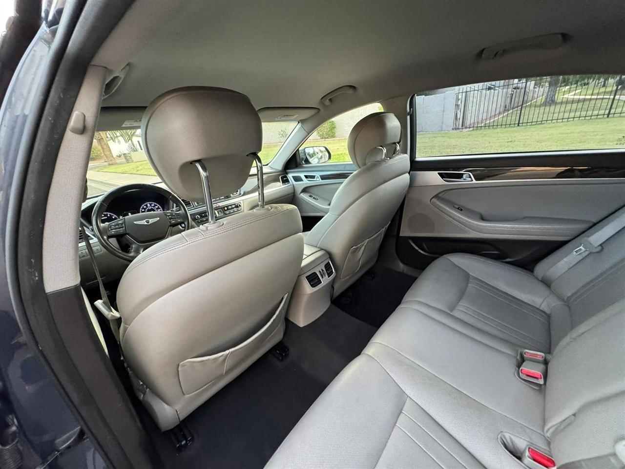 Hyundai Genesis 3.8L 2015
