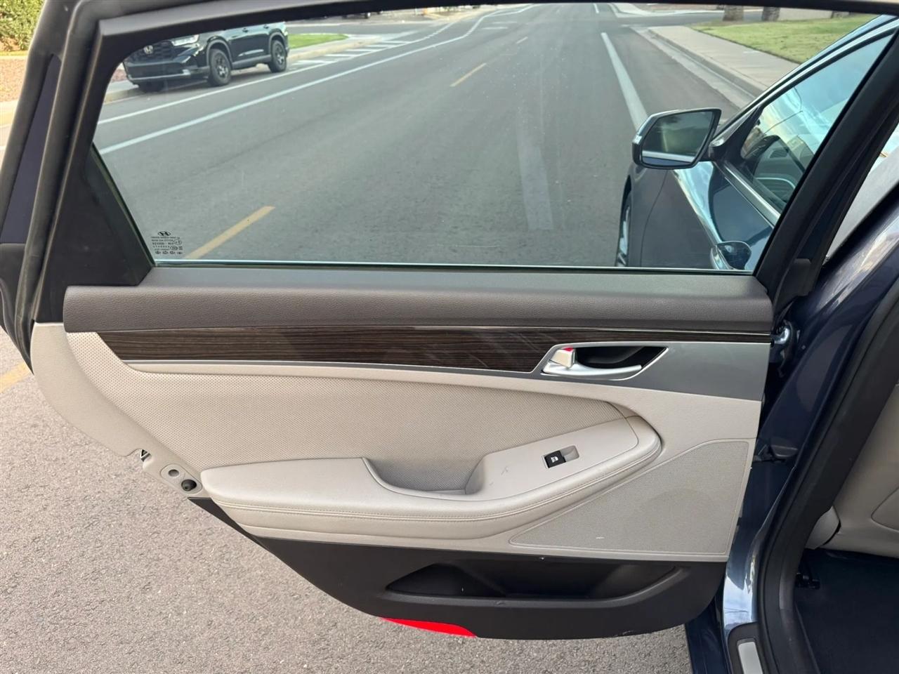 Hyundai Genesis 3.8L 2015