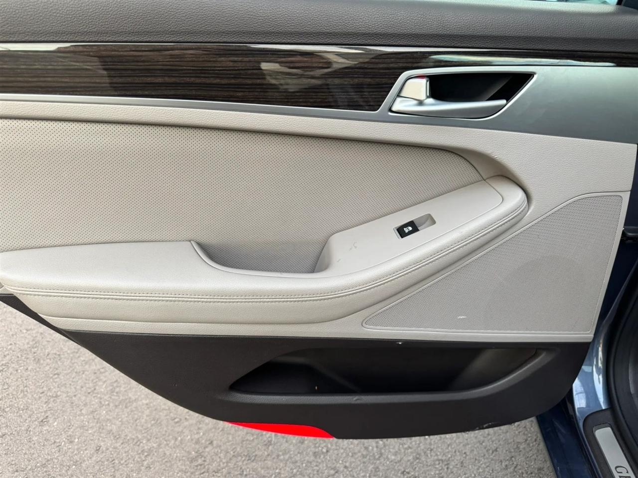 Hyundai Genesis 3.8L 2015