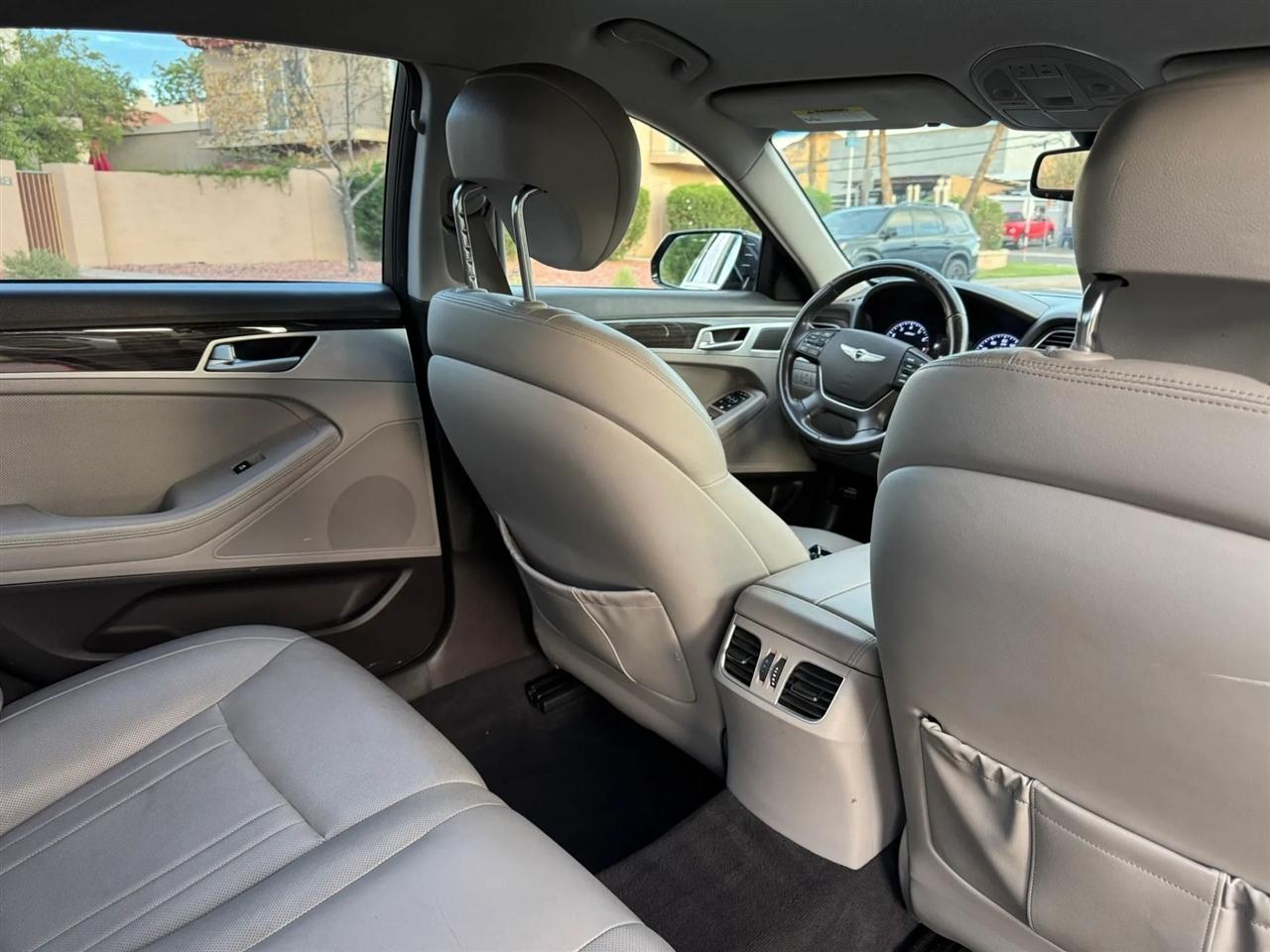 Hyundai Genesis 3.8L 2015
