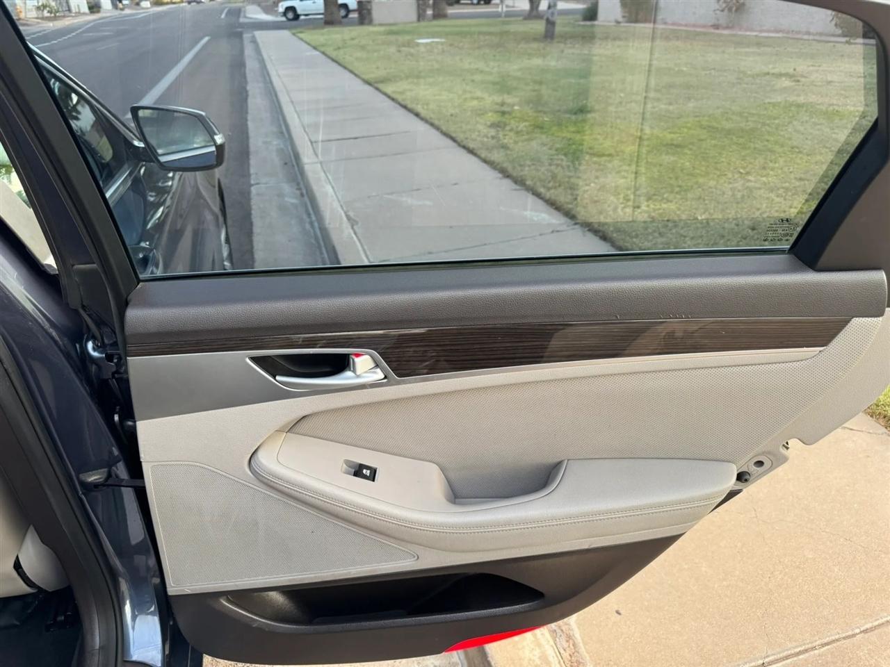 Hyundai Genesis 3.8L 2015
