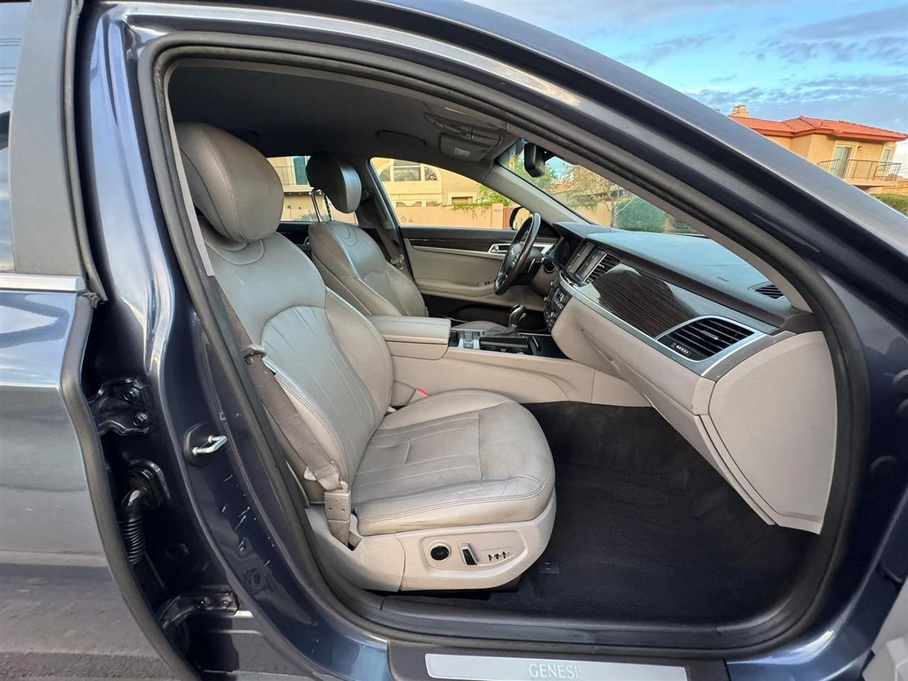 Hyundai Genesis 3.8L 2015