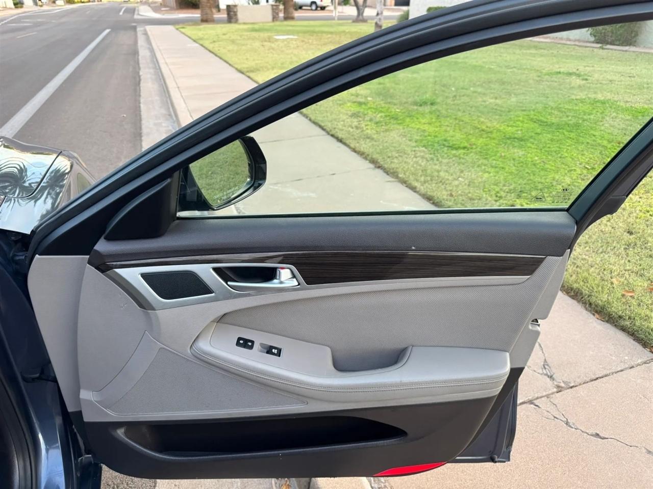 Hyundai Genesis 3.8L 2015