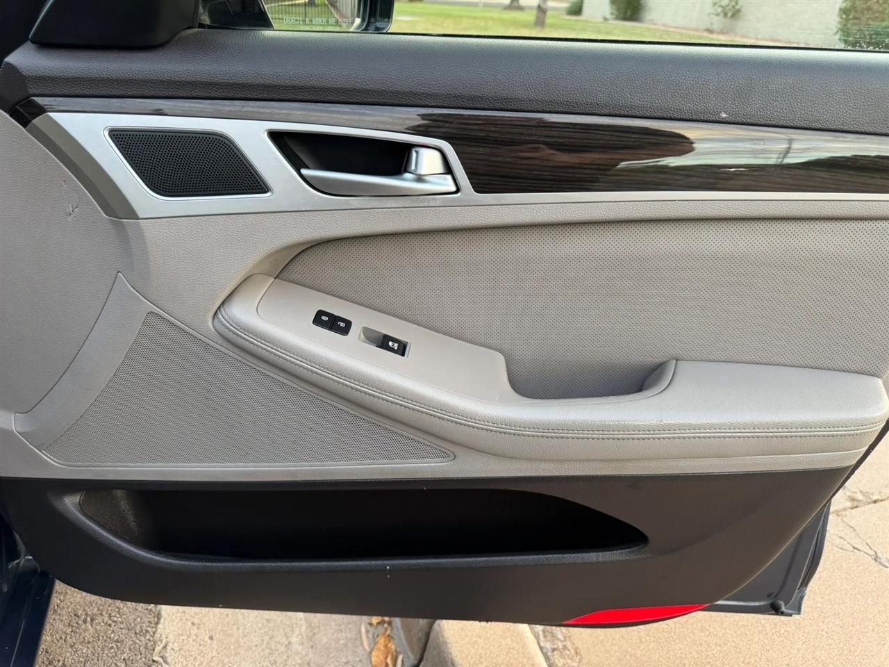 Hyundai Genesis 3.8L 2015
