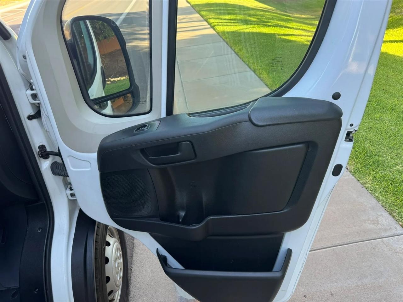 RAM Promaster 1500 Low Roof Tradesman 136-in. WB 2019