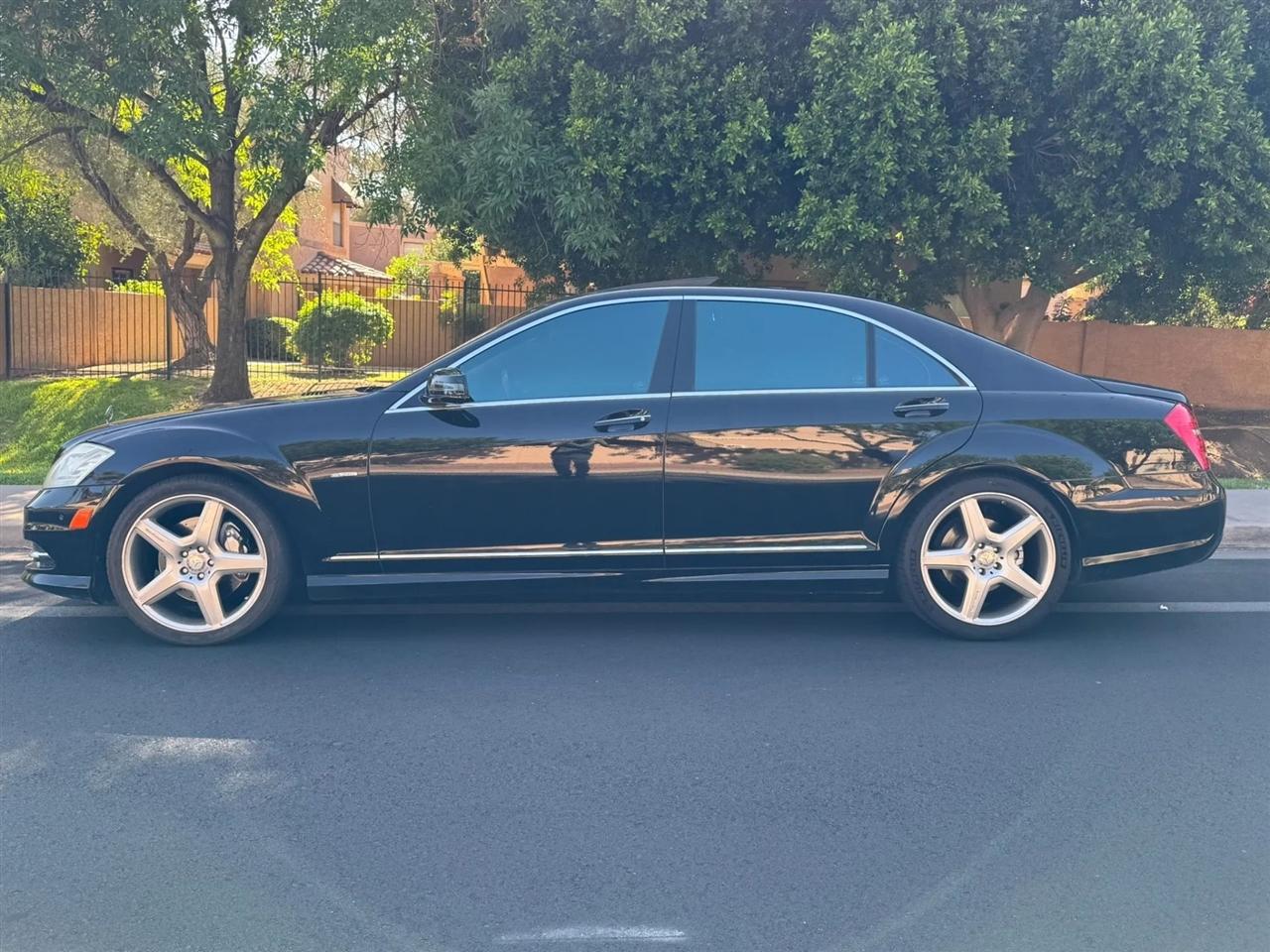 Mercedes-Benz S-Class S550 2012
