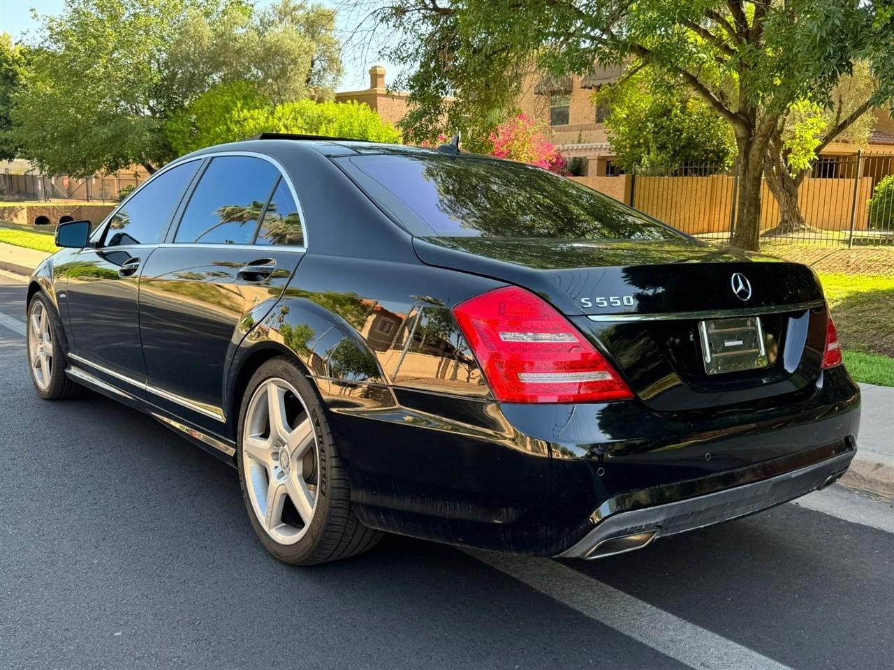 Mercedes-Benz S-Class S550 2012