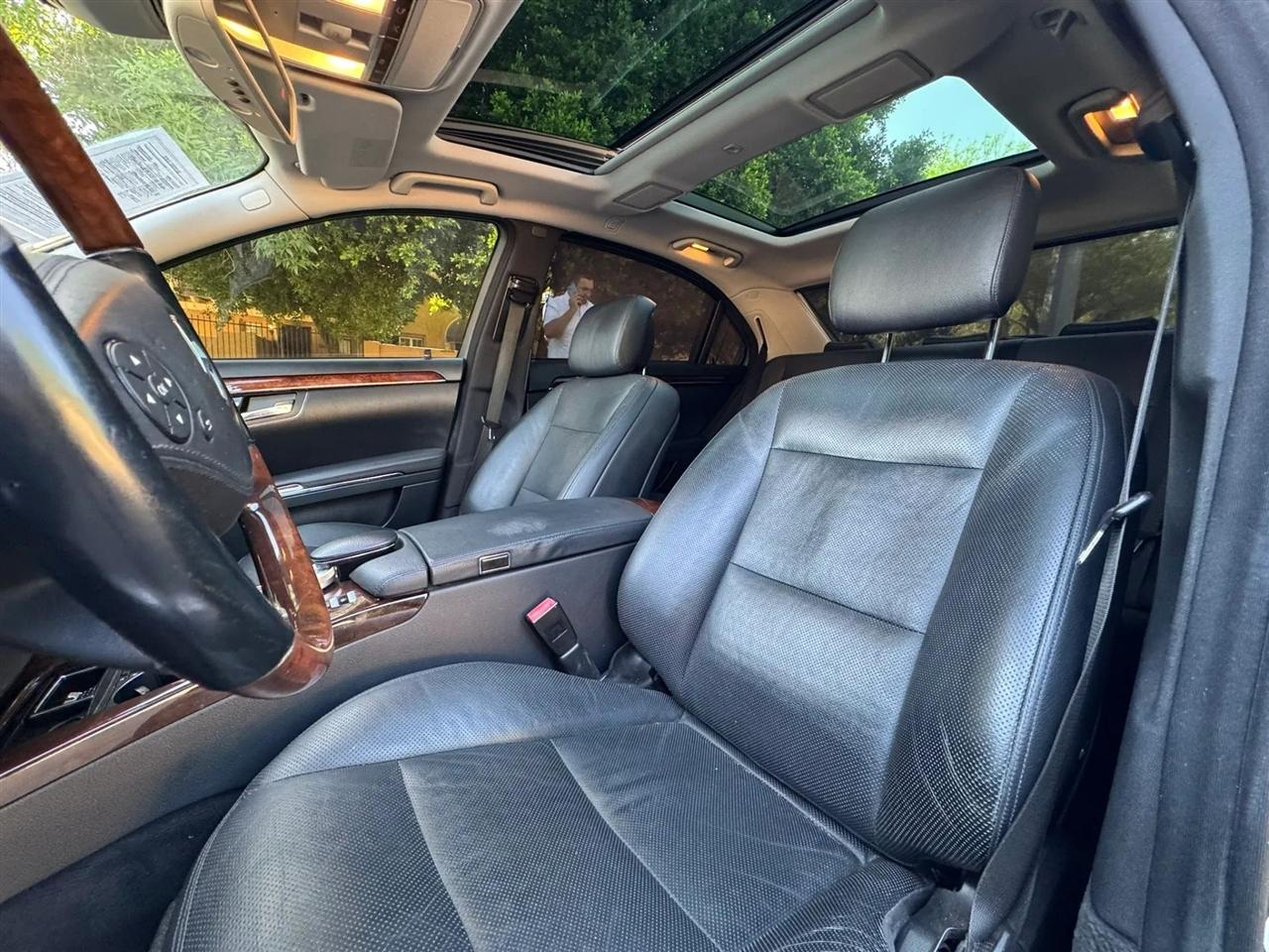 Mercedes-Benz S-Class S550 2012