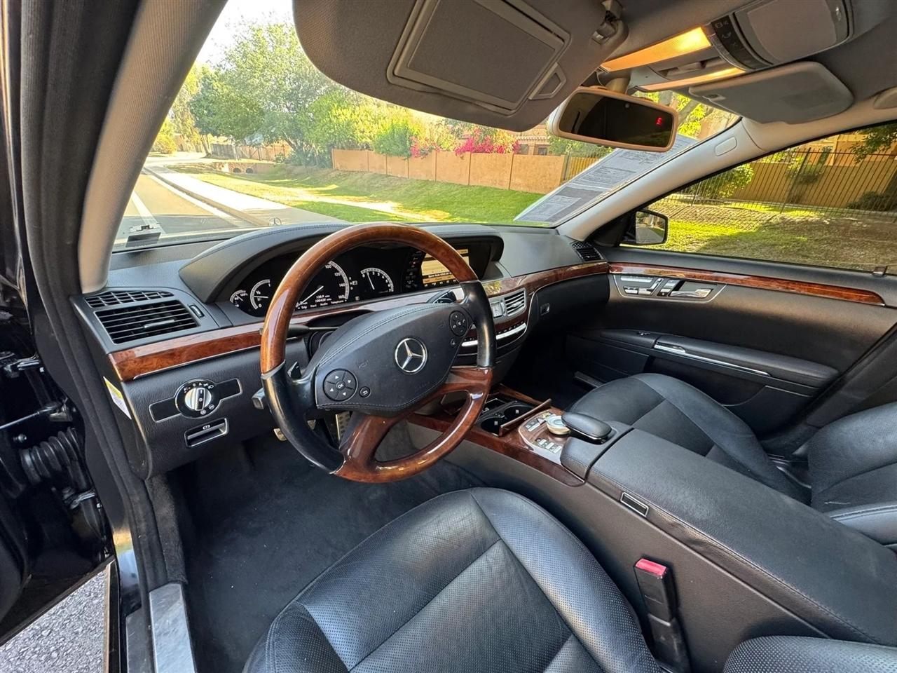 Mercedes-Benz S-Class S550 2012