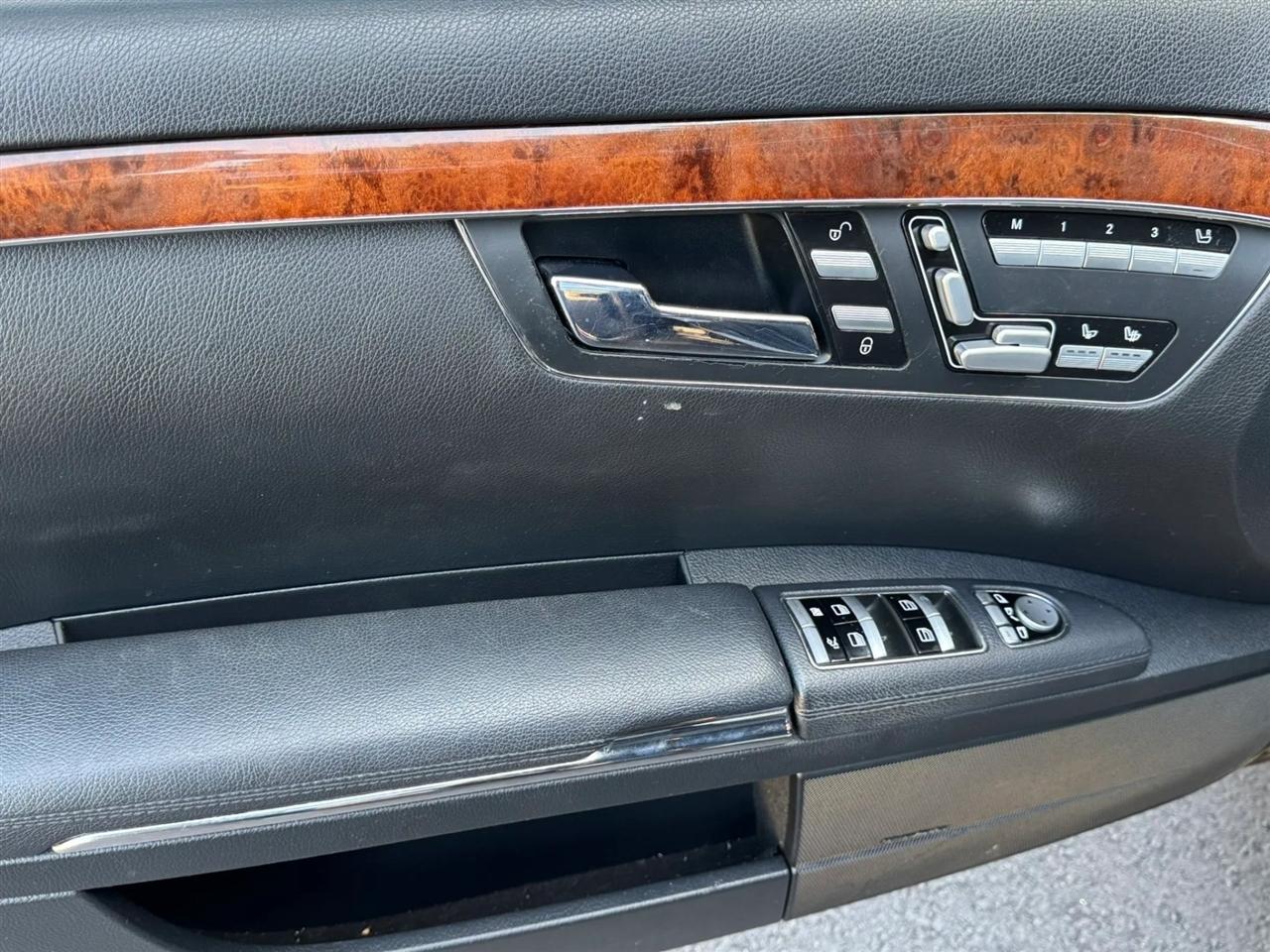 Mercedes-Benz S-Class S550 2012