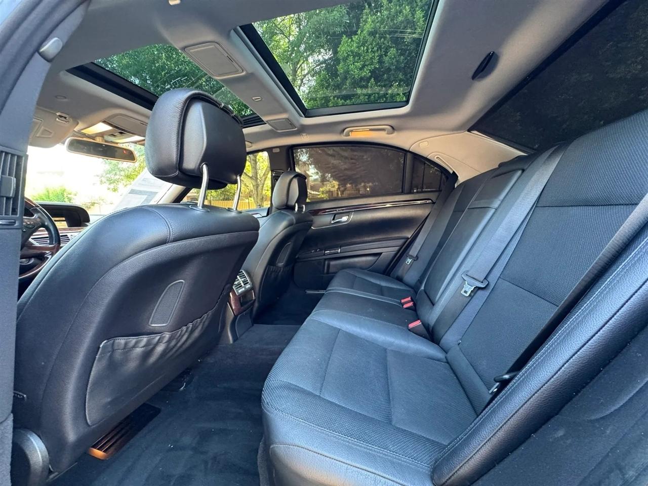 Mercedes-Benz S-Class S550 2012
