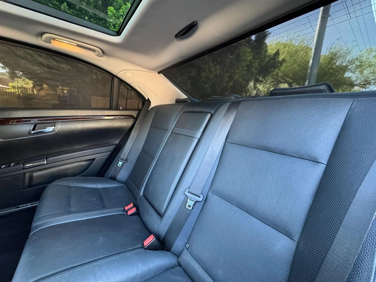 Mercedes-Benz S-Class S550 2012