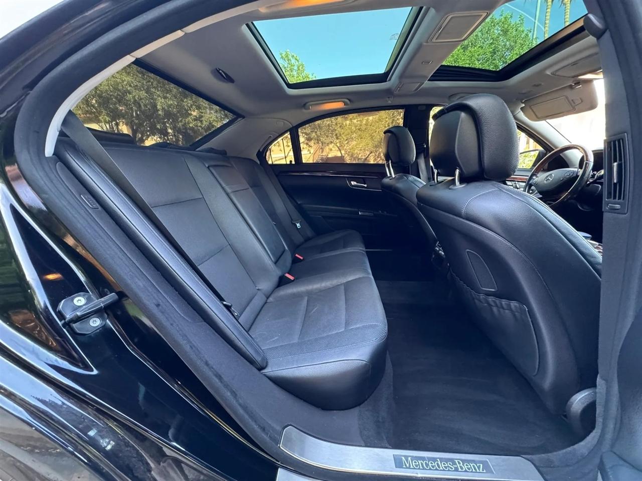 Mercedes-Benz S-Class S550 2012