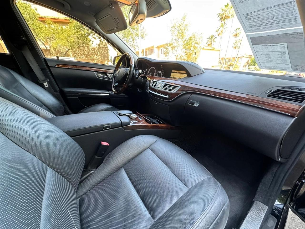 Mercedes-Benz S-Class S550 2012
