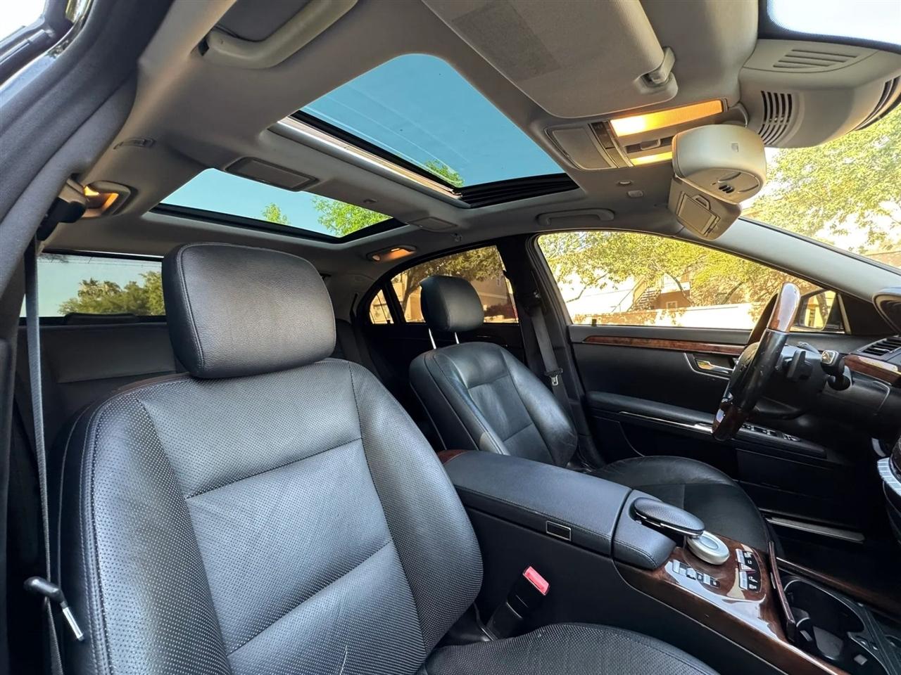 Mercedes-Benz S-Class S550 2012