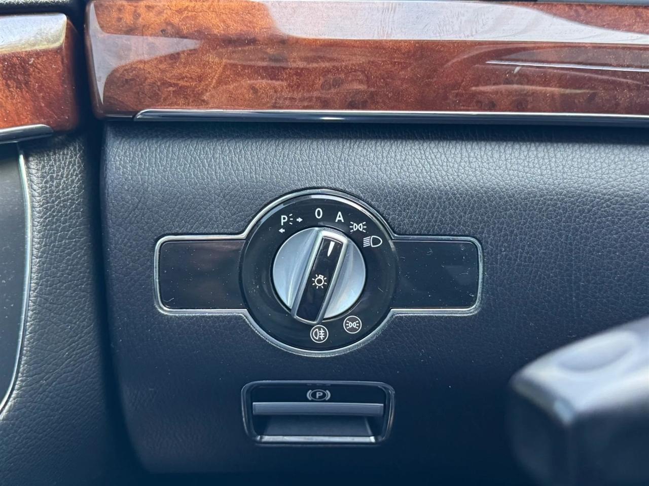 Mercedes-Benz S-Class S550 2012